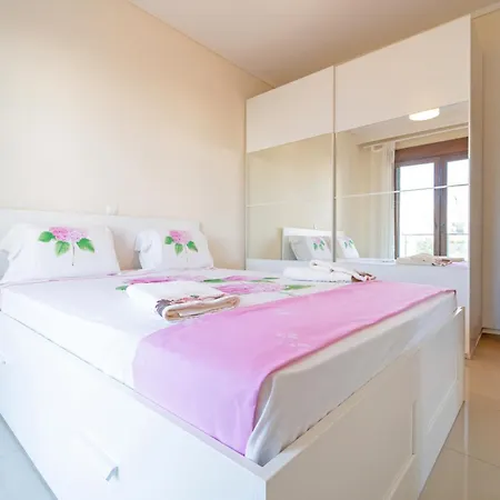 Luxury And Sunny Apartment 250 Mts From The Beach!! Peraia  Exterior photo